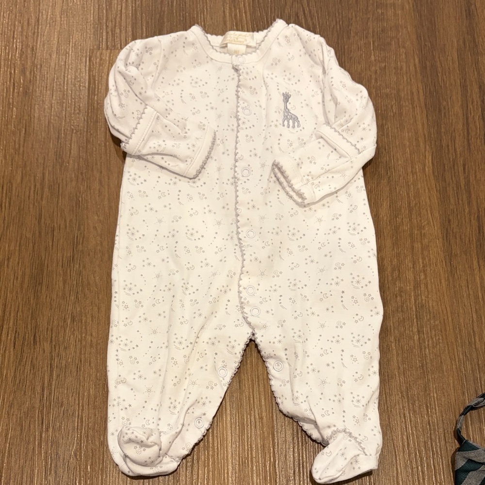 Kissy Kissy Sophie Le Giraffe Embroidery